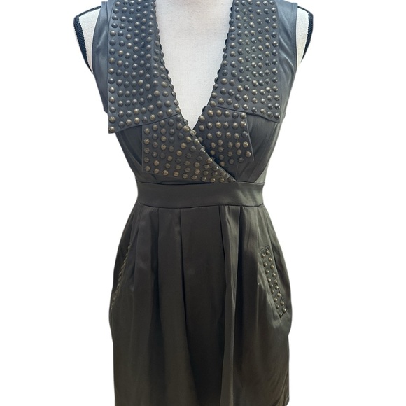 EUC Women’s Forever 21 Metallic Collared w/Decor Sleeveless Sheath Dress Size S - Picture 1 of 6